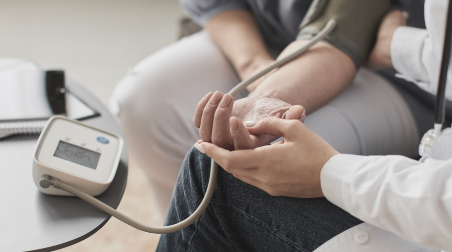 КРЭТ представил портативные тонометры для военной офтальмологии